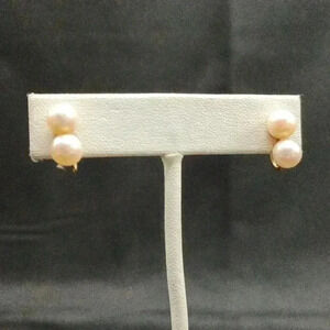 14K Gold Vintage Satin Pearl Screwback Earrings